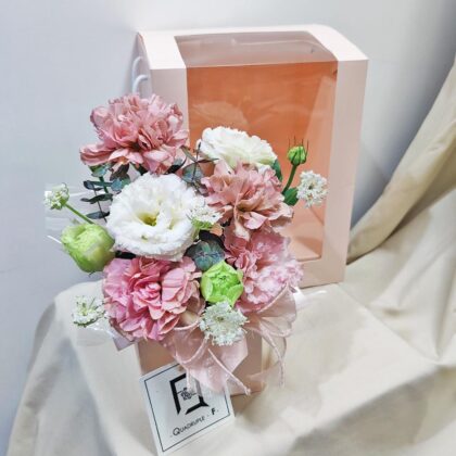 舊夢如詩 | 復古粉紅康乃馨波浪粉桔梗鮮花花盒 - TC070003