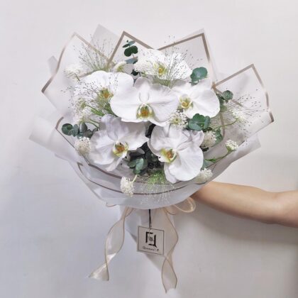 Radiant Orchid Heart | White Phalaenopsis Orchid & Laceflowers Fresh Flower Bouquet - BL080003