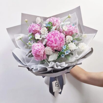 霜月星辰 | 粉牡丹(芍藥)藍星花鮮花花束 - BL080006