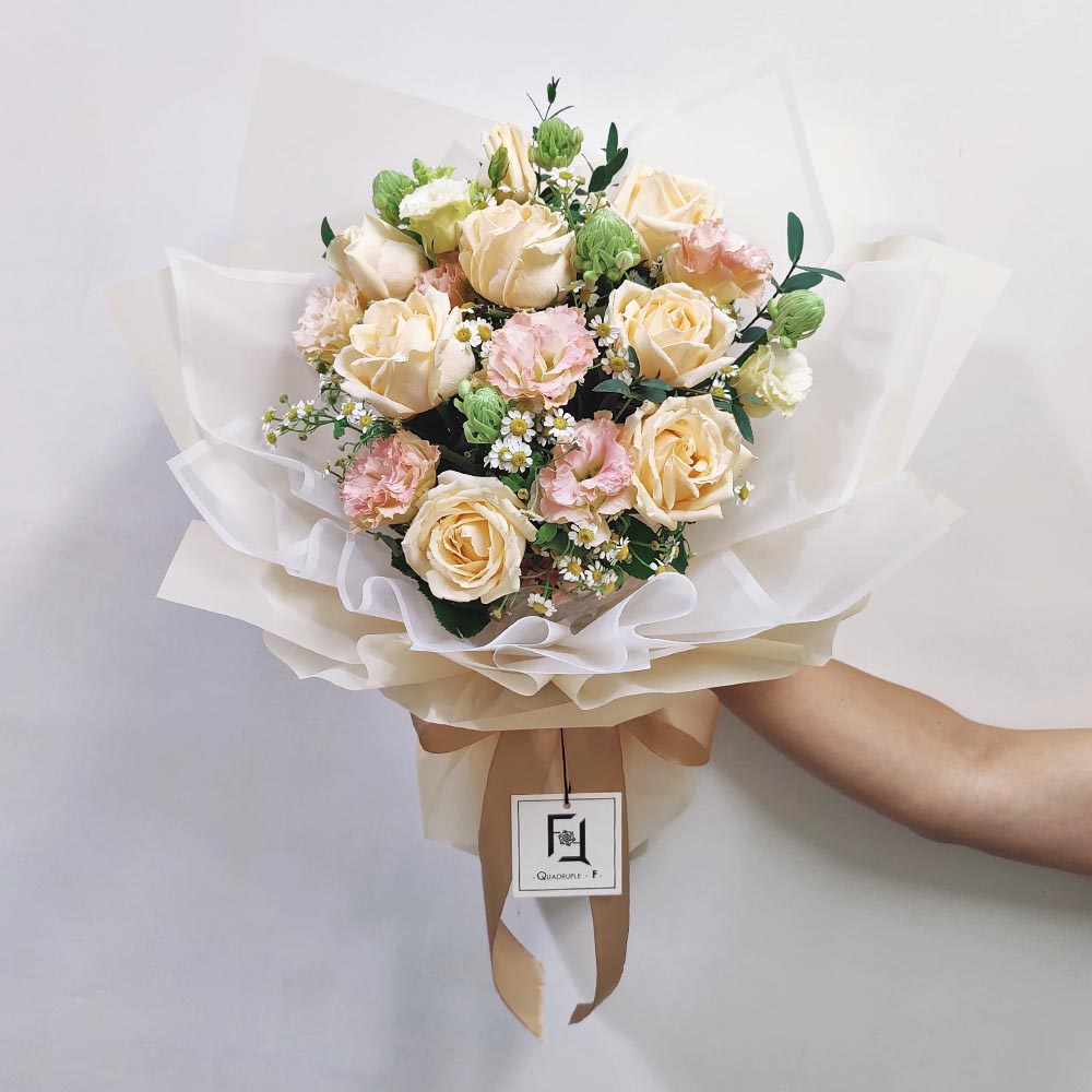 晨露微光 | 香檳玫瑰香檳桔梗鮮花花束 1 晨露微光 | 香檳玫瑰香檳桔梗鮮花花束 - BL010052