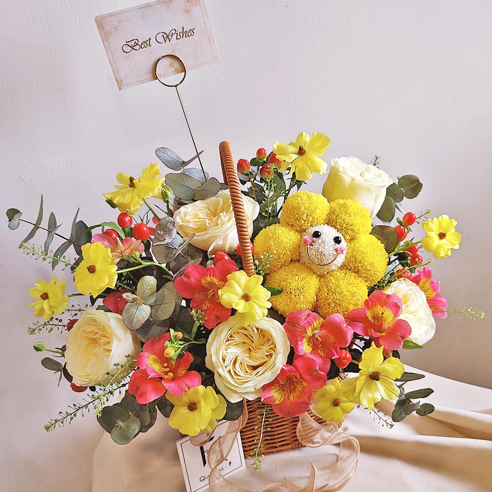 Sunny Smile | Creamy Rose & Smiley Ping Pong Mum Hand-Carried Fresh Flower Basket 3 Sunny Smile | Creamy Rose & Smiley Ping Pong Mum Hand-Carried Fresh Flower Basket - TP010010