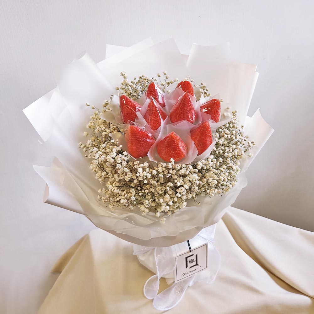 Pure Berry Love | Japanese Strawberry & Baby's Breath Fresh Fruit & Flower Bouquet 3 Pure Berry Love | Japanese Strawberry & Baby's Breath Fresh Fruit & Flower Bouquet - BM100014