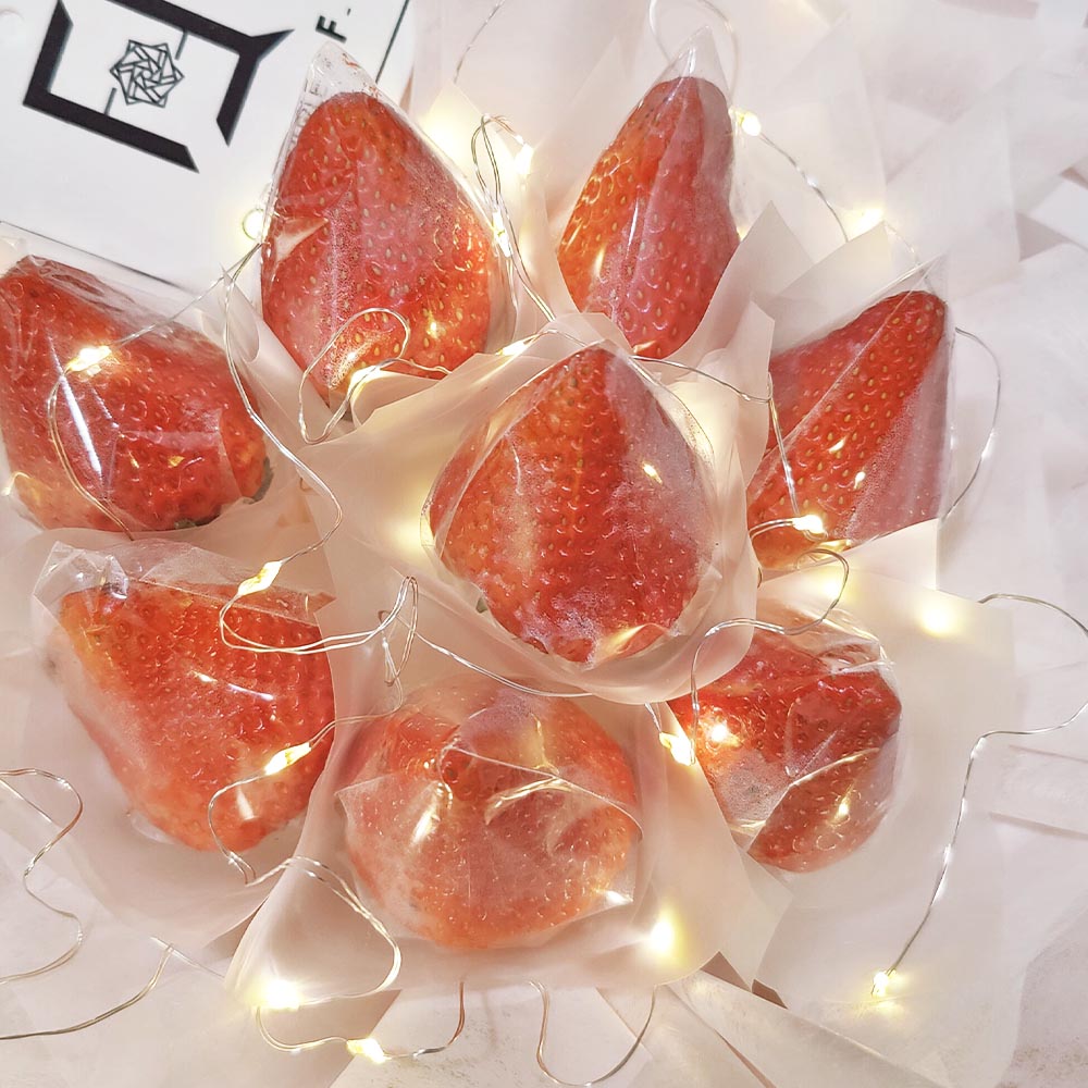 Berry Dreams | Japanese Strawberry & LED String Lights Fresh Fruit Bouquet 3 Berry Dreams | Japanese Strawberry & LED String Lights Fresh Fruit Bouquet - BM100015