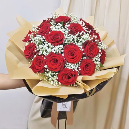 強大真愛 | 紅玫瑰白滿天星鮮花花束 - BH010004