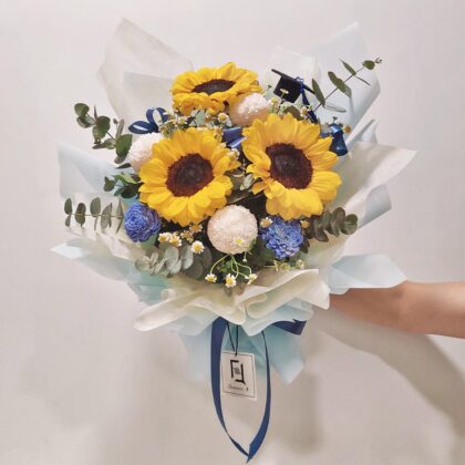 向日葵畢業帽乒乓菊鮮花花束 BL060005