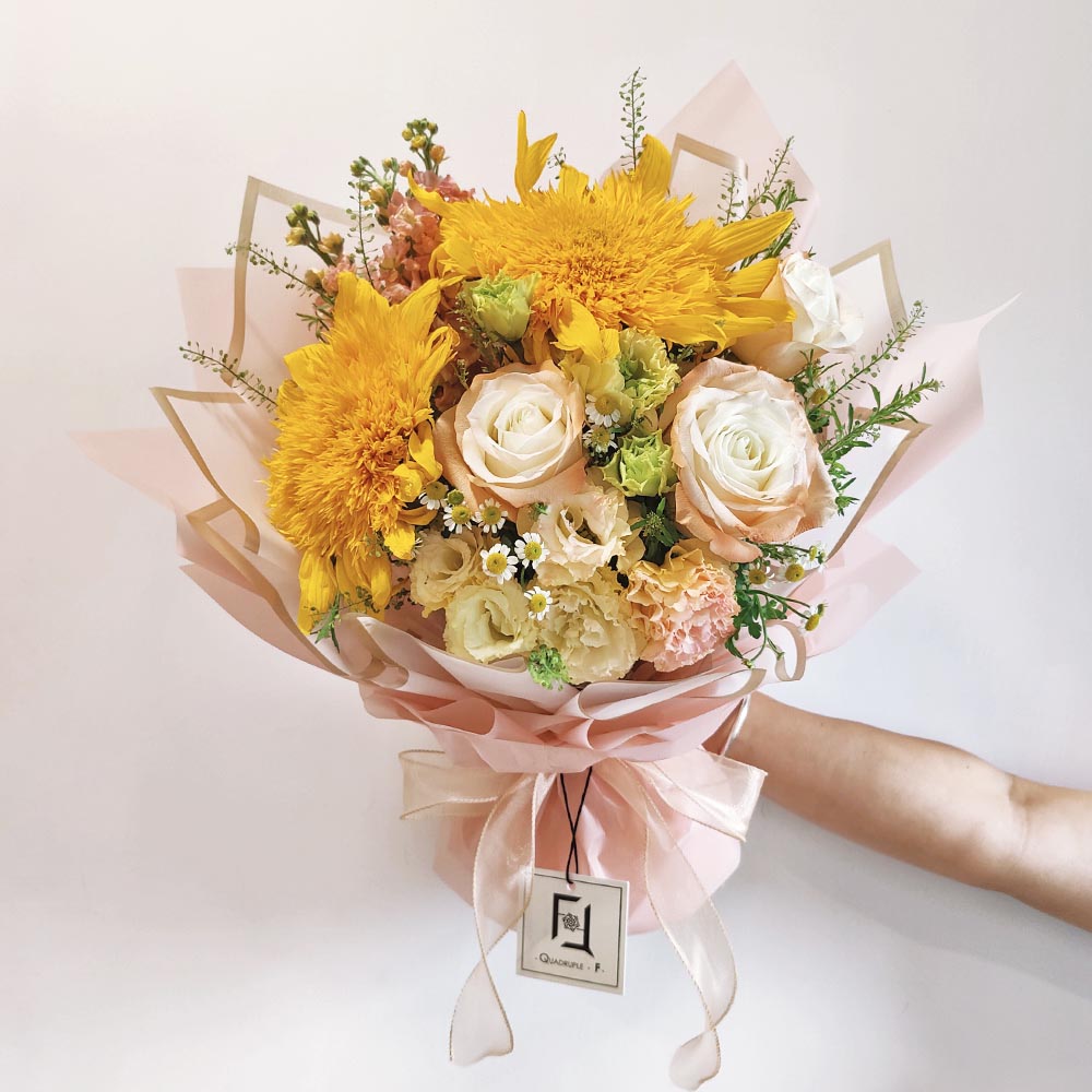 璨金歲月 | 重瓣向日葵卡其白玫瑰鮮花花束 1 璨金歲月 | 重瓣向日葵卡其白玫瑰鮮花花束 - BL060009