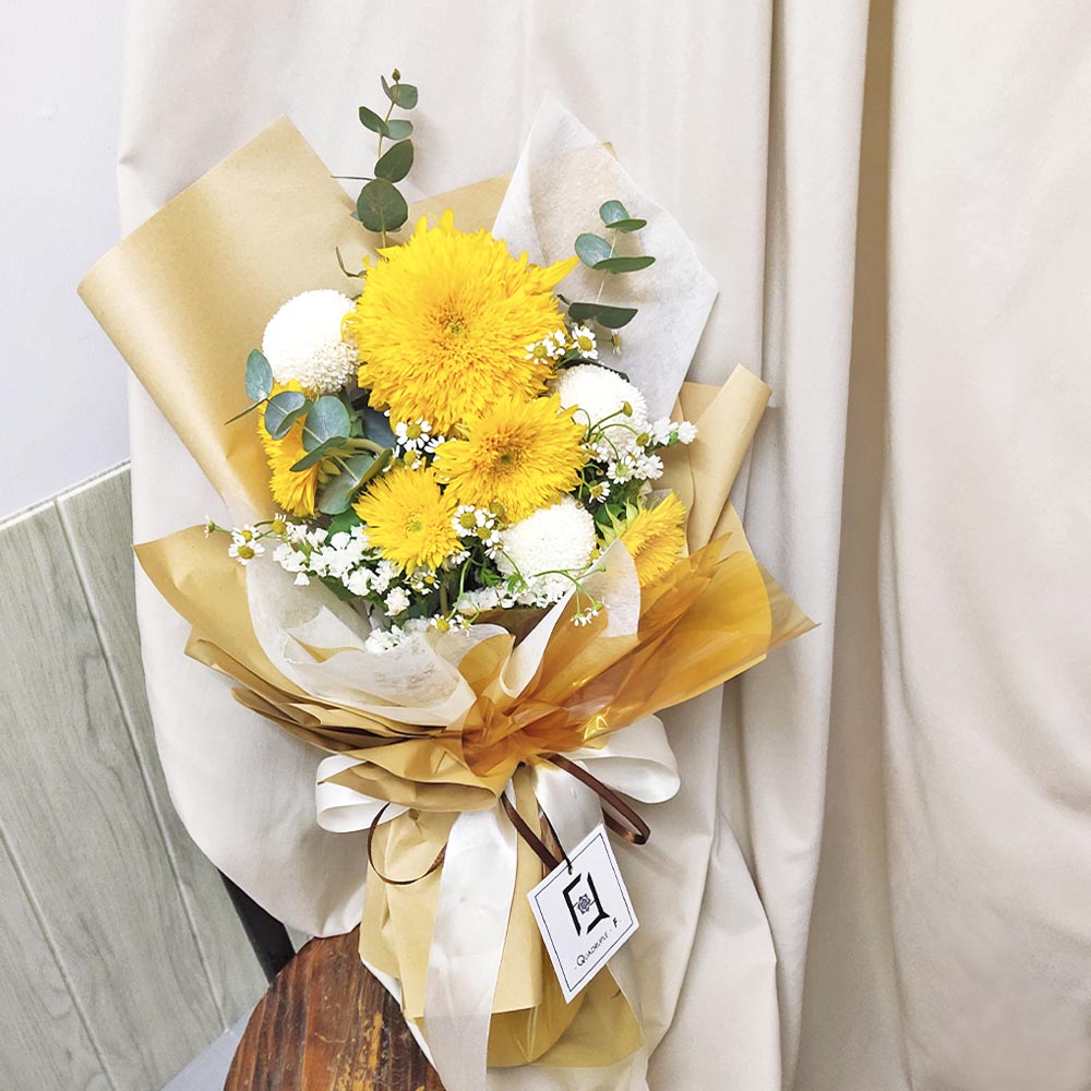 Lively BRAVERY | Teddy Bear Sunflower with White Pompon Fresh Flower Bouquet 3 Lively BRAVERY | Teddy Bear Sunflower with White Pompon Fresh Flower Bouquet - BM060001