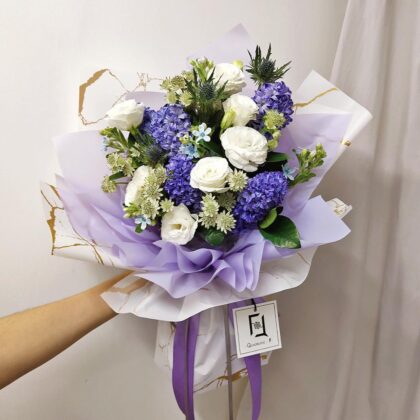愉悅柔愛 | 白洋桔梗紫藍風信子鮮花花束 - BL100002