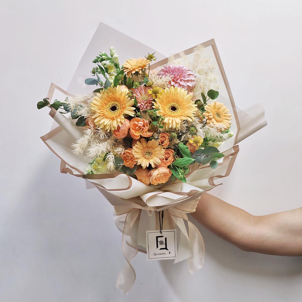 Luminous Gold | Cream Dahlia & Champagne Gerbera Fresh Flower Bouquet 1 Luminous Gold | Cream Dahlia & Champagne Gerbera Fresh Flower Bouquet - BL100009