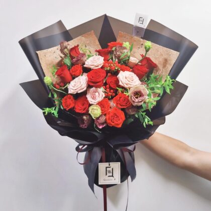 Red & Vintage Rose Fresh Flower Bouquet Quadruple Flower BL010066