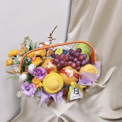 Ruffled Eustoma & Orange Spray Rose Fresh Flower Fruit Basket Quadruple Flower FB100004