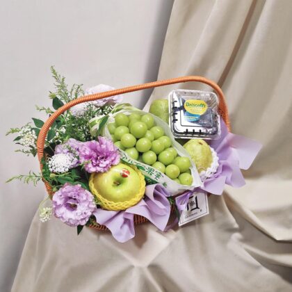 Shine Muscat Grape & Ruffled Eustoma Fresh Flower Fruit Basket Quadruple Flower FB100003
