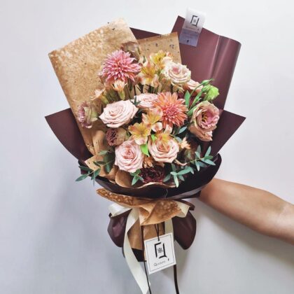Vintage Rose & Dahlia Fresh Flower Bouquet Quadruple Flower BM010035